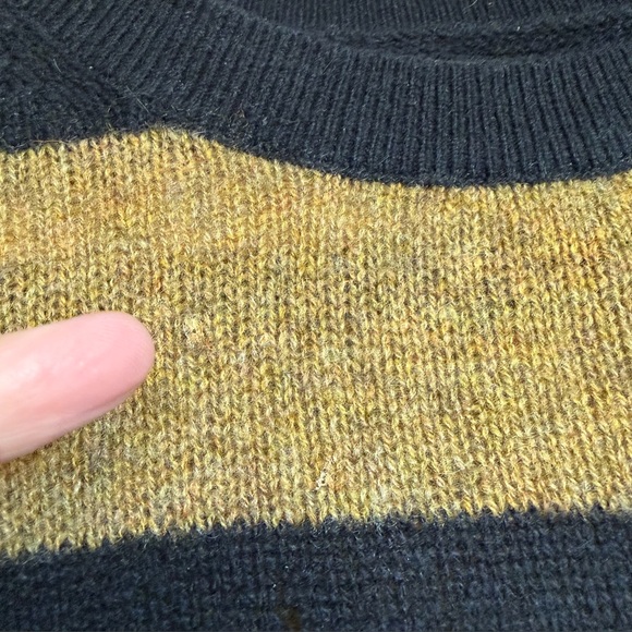 Khaite Sweater Women Sz L Black Gold Stripe 100% Cashmere Crewneck Pullover READ - Picture 5 of 16